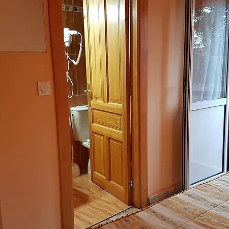 فندق De La Playa 2*